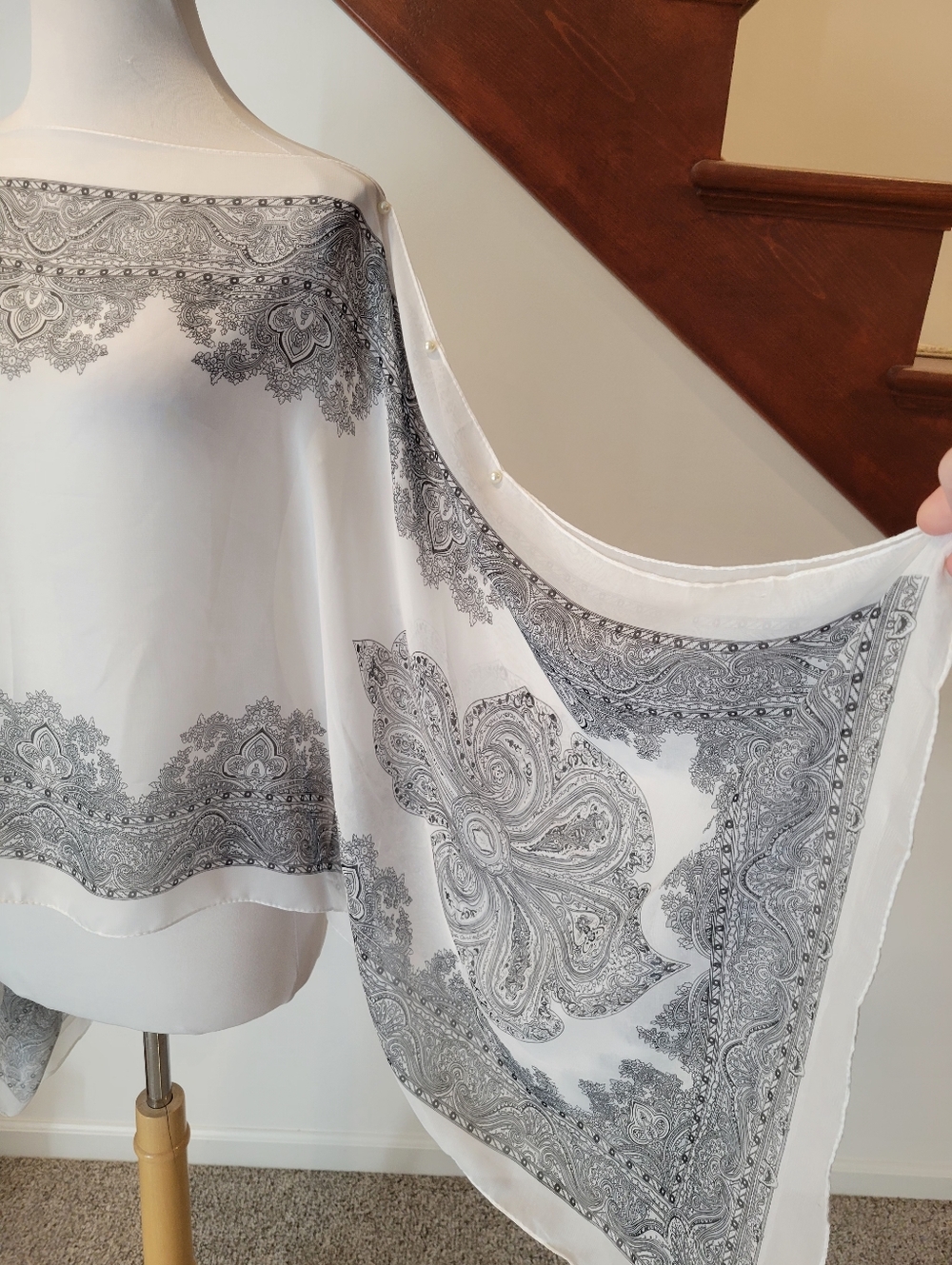 White House Black Market Paisley Chiffon Coverup Poncho Wrap - Picture 4 of 5